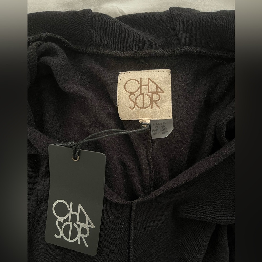 💃 CHASER Black Pullover Short Sleeve Hoodie Sweater Size M - Picture 3 of 3